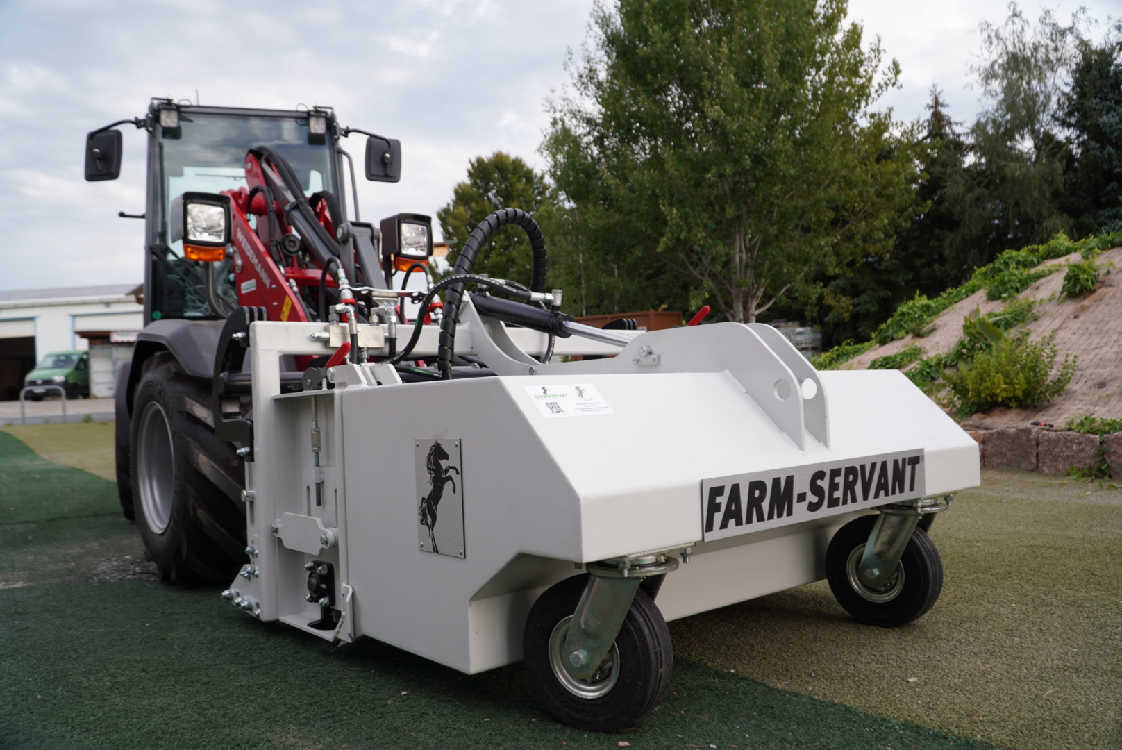 FARM-SERVANT® FS130FA SCOUT