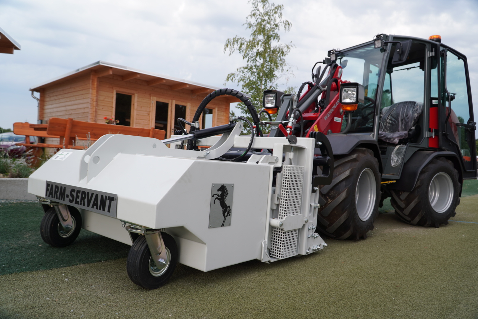 FARM-SERVANT® FS130FA SCOUT