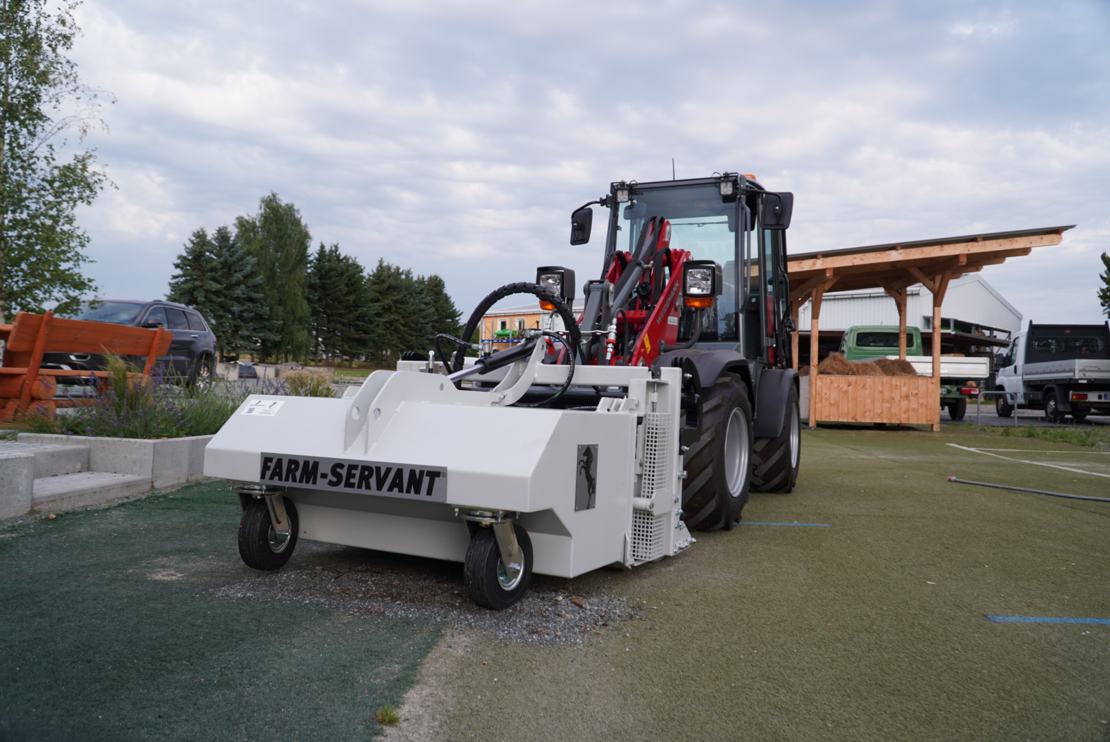 FARM-SERVANT® FS130FA SCOUT